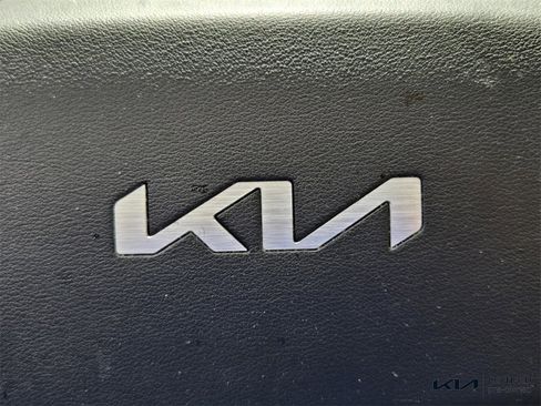 Certified 2023 Kia Niro EX Touring image 30