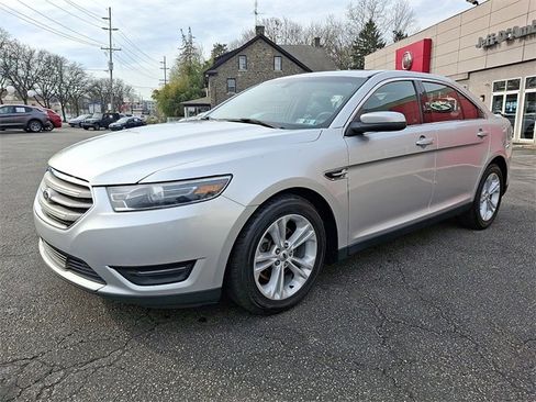 Used 2015 Ford Taurus SEL w/ Equipment Group 201A image 3