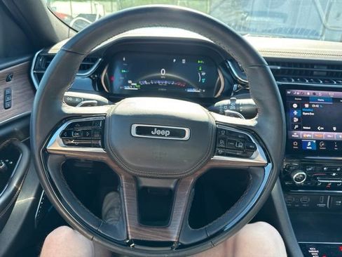 Used 2023 Jeep Grand Cherokee Summit w/ Luxury Tech Group V AWD/4WD image 18