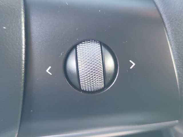 Used 2024 Tesla Model Y Long Range AWD/4WD image 9