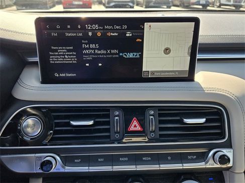 Used 2023 Genesis G70 2.0T w/ Sport Prestige Package image 20