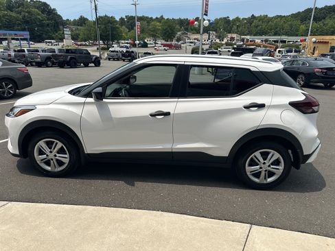 Used 2025 Nissan Kicks Play S FWD image 5