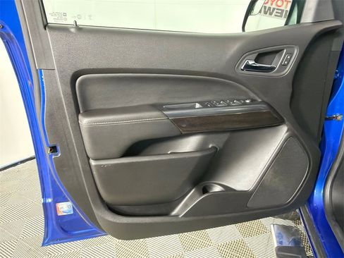 Used 2018 GMC Canyon SLE w/ SLE Convenience Package image 10