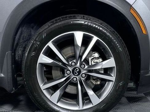 Certified 2023 INFINITI QX60 Luxe image 9