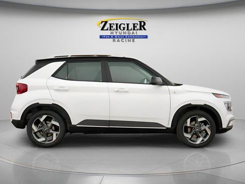 New 2026 Hyundai Venue SEL FWD image 9