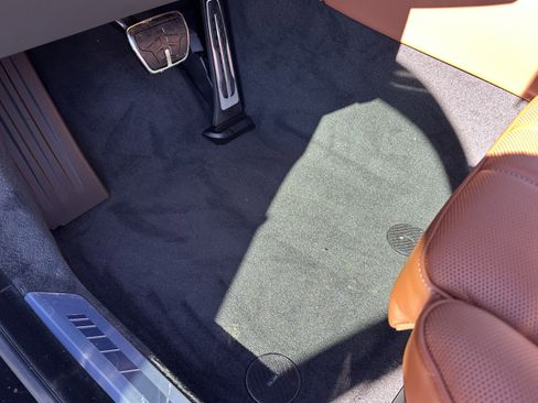 Used 2026 BMW i7 xDrive60 w/ Executive Package image 16