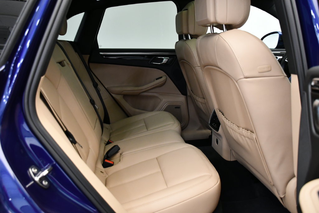 Certified 2026 Porsche Macan Turbo AWD/4WD image 52