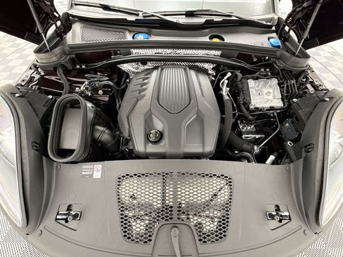 Certified 2026 Porsche Macan AWD/4WD image 30