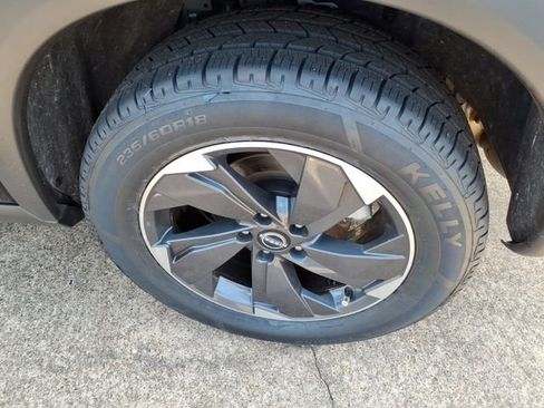 Used 2025 Nissan Rogue SV FWD image 19