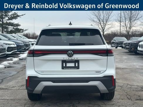 New 2026 Volkswagen Tiguan SE image 6