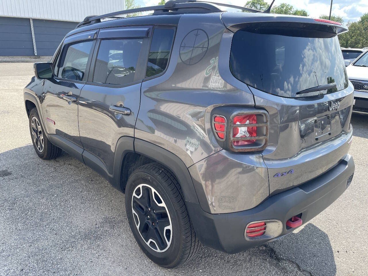 Used 2016 Jeep Renegade Trailhawk AWD/4WD image 6