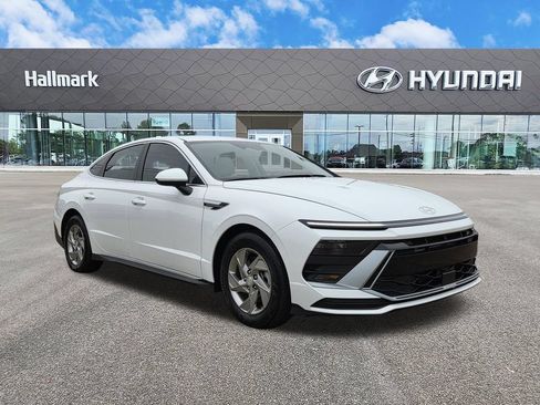 Certified 2025 Hyundai Sonata SE FWD image 1