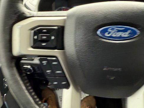 Used 2018 Ford F250 Lariat w/ Chrome Package AWD/4WD image 12