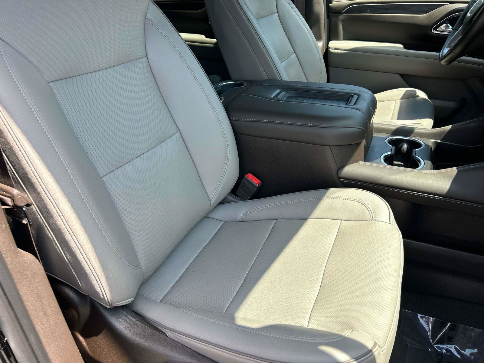 Used 2021 GMC Yukon SLT w/ Rear Media and Nav Package AWD/4WD image 40