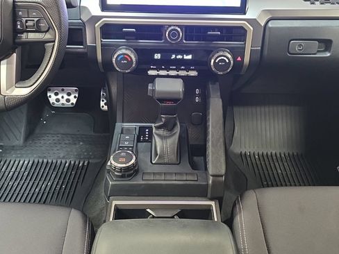 Used 2025 Toyota Tacoma TRD Sport AWD/4WD image 22