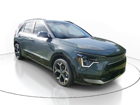 New 2025 Kia Niro SX Touring image 4