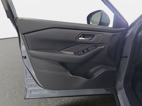 New 2026 Nissan Rogue SV w/ Cold Weather Package FWD image 26