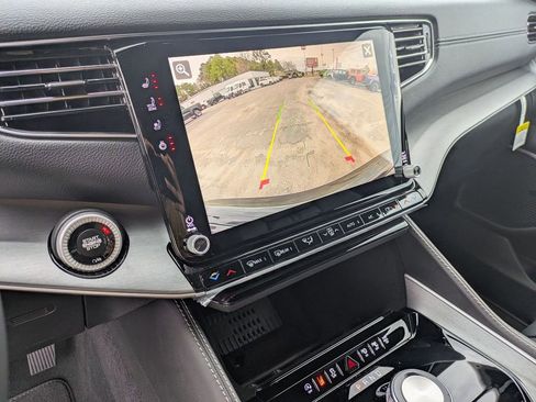 New 2026 Jeep Grand Wagoneer 2WD w/ Premium Group I image 21