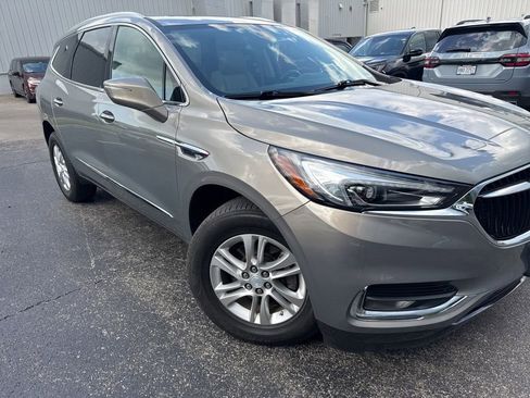 Used 2019 Buick Enclave Essence AWD/4WD image 3