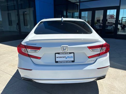 Used 2019 Honda Accord Sport image 6