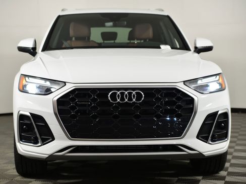 Certified 2025 Audi Q5 e Premium image 5