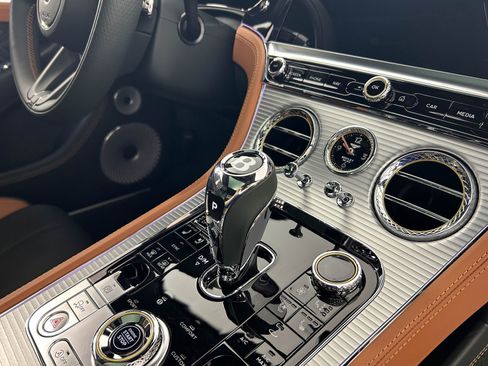 Used 2024 Bentley Continental GT Azure image 29