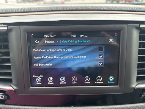Used 2020 Chrysler Voyager Lxi FWD image 13