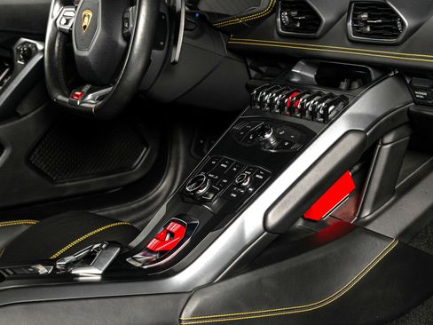 Used 2015 Lamborghini Huracan LP 610-4 image 64