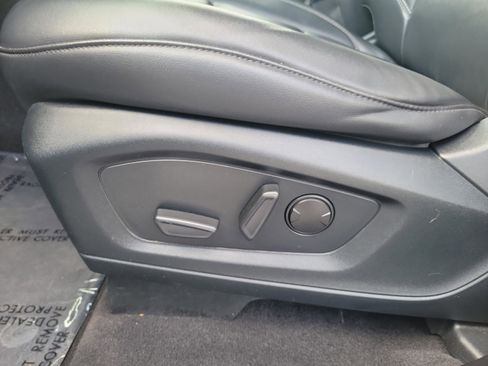 Used 2023 Ford Explorer XLT w/ Equipment Group 202A image 18