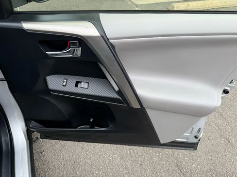 Used 2013 Toyota RAV4 Limited image 19