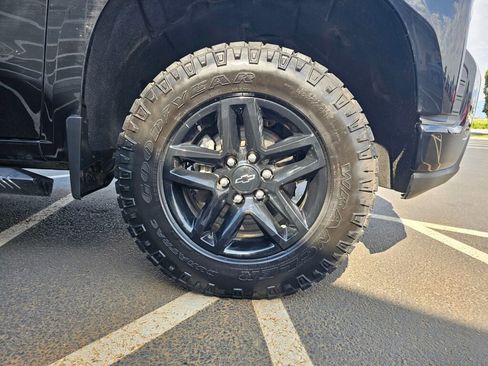Used 2022 Chevrolet Silverado 1500 LT Trail Boss w/ Convenience Package II AWD/4WD image 9