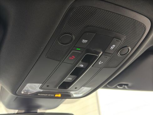 Used 2025 Audi Q3 2.0T Premium image 35