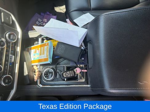 Used 2022 Ford Expedition XLT RWD image 6