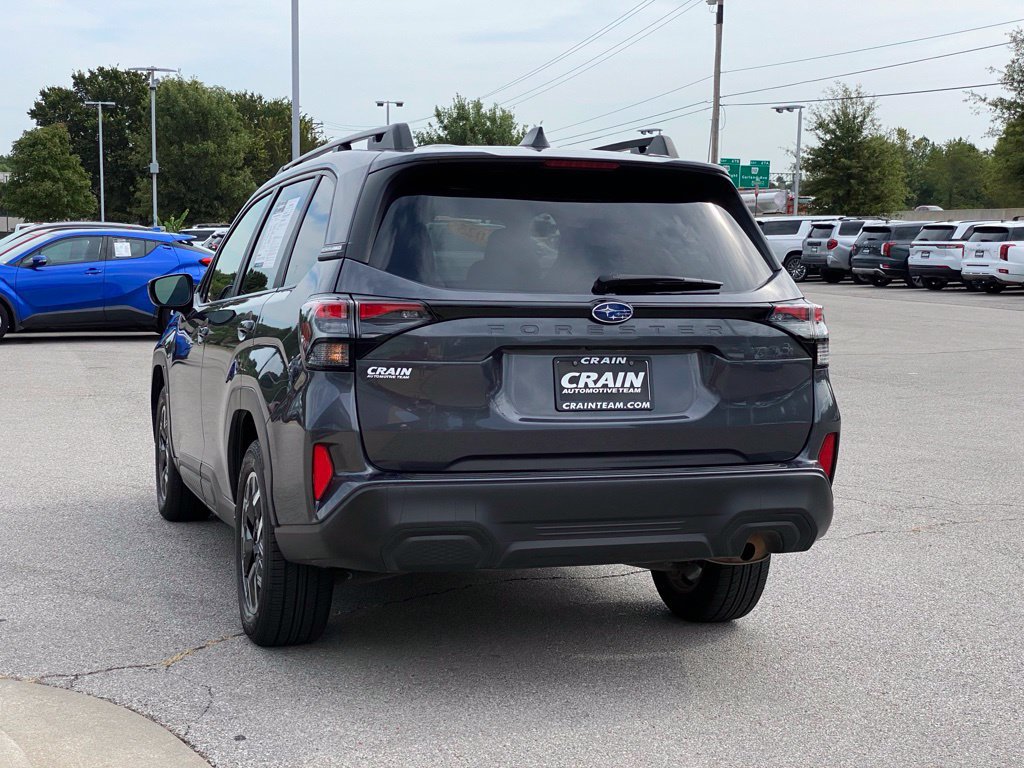 Used 2025 Subaru Forester Premium AWD/4WD image 5
