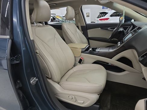 Used 2016 Lincoln MKX Reserve w/ Climate Package AWD/4WD image 11