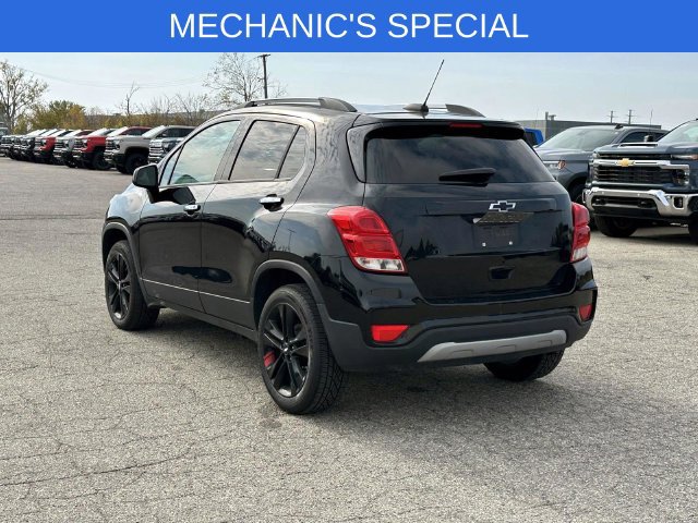 Used 2018 Chevrolet Trax LT w/ Redline Edition AWD/4WD image 3