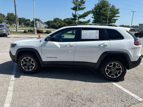 Used 2021 Jeep Cherokee Trailhawk w/ Trailer Tow Group AWD/4WD image 18