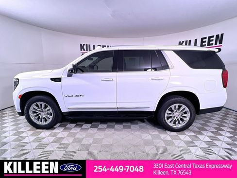 Used 2023 GMC Yukon SLT w/ SLT Luxury Package image 4