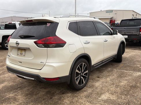 Used 2018 Nissan Rogue SL w/ Premium Package FWD image 2