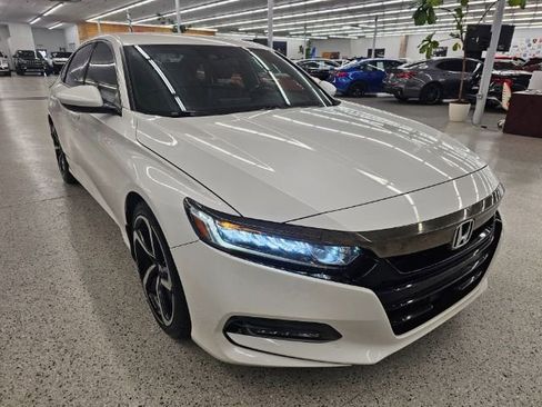 Used 2019 Honda Accord Sport image 3