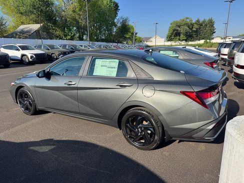 New 2026 Hyundai Elantra Sport FWD image 19