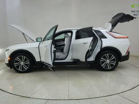 Used 2024 Cadillac Lyriq Luxury w/ LPO, Floor Liner Package AWD/4WD image 74