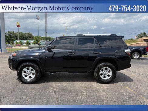 Used 2023 Toyota 4Runner SR5 AWD/4WD image 2
