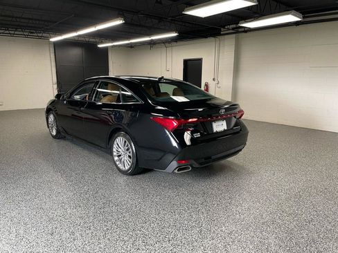Used 2019 Toyota Avalon Limited w/ Advanced Safety Package FWD image 10