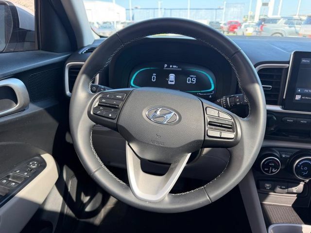 Used 2024 Hyundai Venue SEL FWD image 10