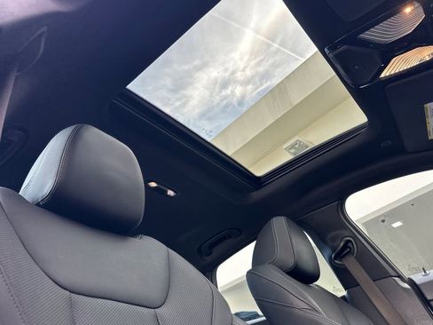 Used 2023 BMW i4 eDrive35 image 17