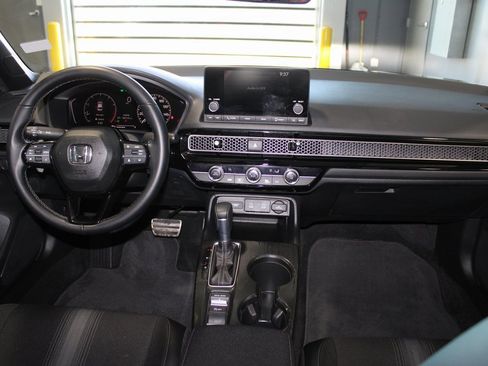Used 2025 Honda Civic Sport image 26