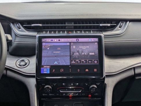 Used 2022 Jeep Grand Cherokee Limited w/ Luxury Tech Group II RWD image 19