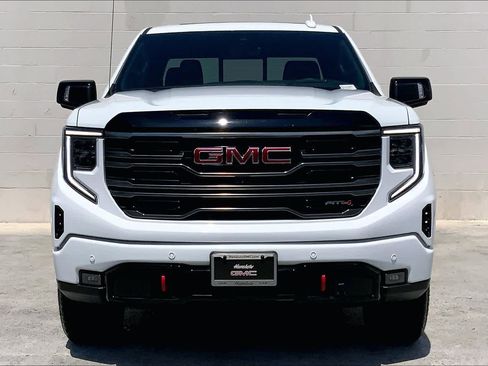 Used 2025 GMC Sierra 1500 AT4 w/ AT4 Premium Package AWD/4WD image 7