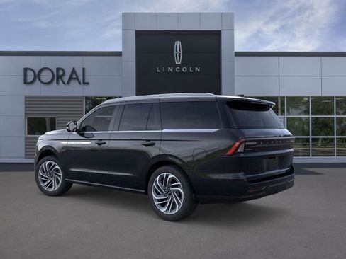New 2025 Lincoln Navigator Reserve AWD/4WD image 4